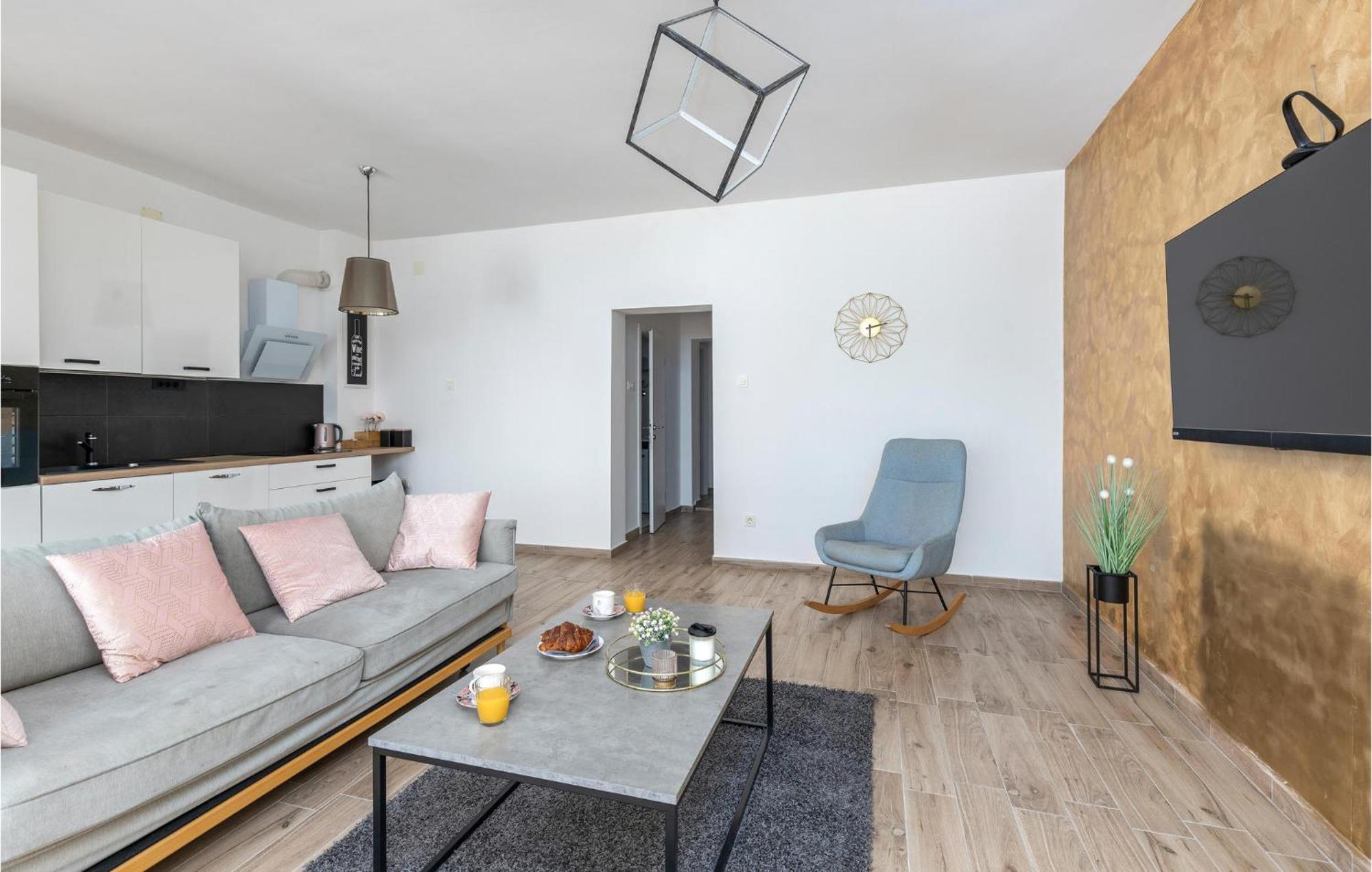 Amazing Apartment In Rijeka With Wifi Εξωτερικό φωτογραφία